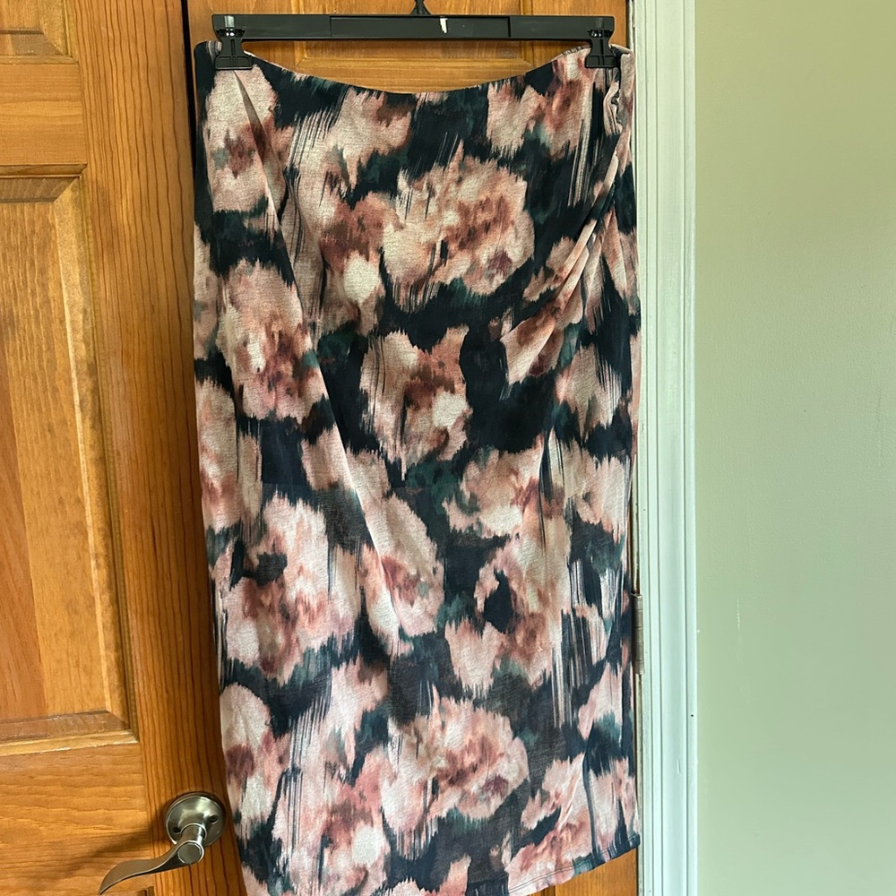 Chic mesh pencil skirt with black mini built in for coverage from A&F size XL!!